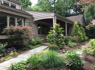 10 Forest Glen Dr, Pittsburgh, PA 15228