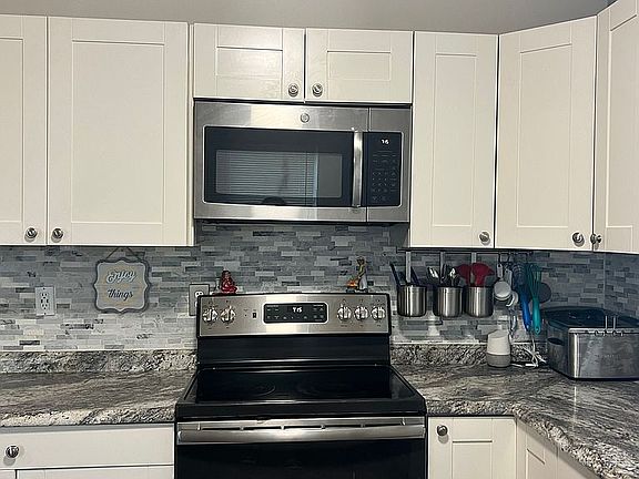 4th image of 37098 Brynford Dr