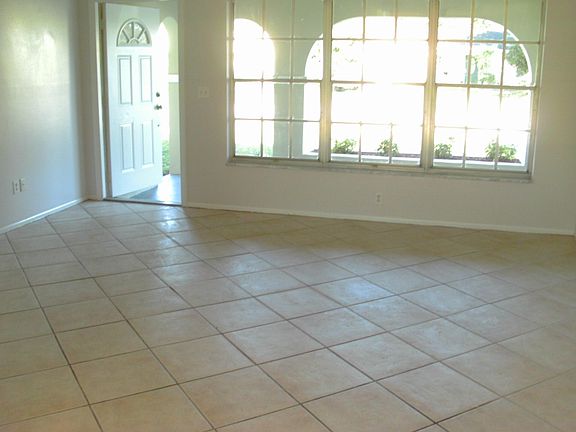 2nd image of 308 NE Camelot Drive