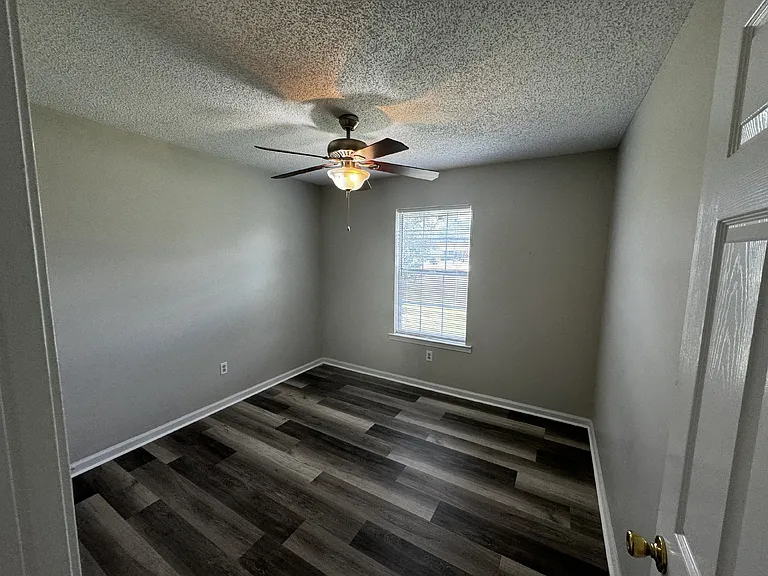 451 Sabreena Cir — Photo 10