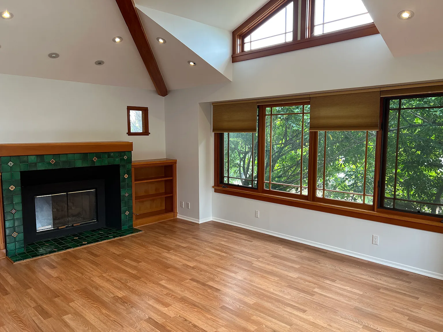 3 bed, 1610 sqft, $5,600 — Photo 2