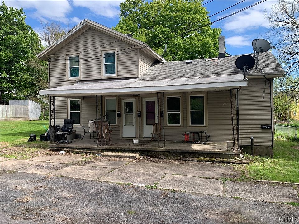 1st image of 116 Lyon St