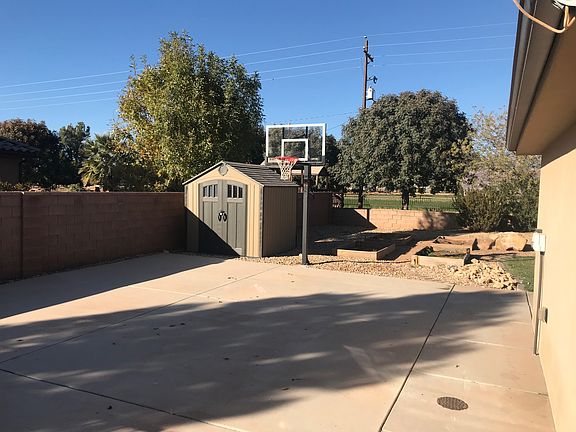 3rd image of 109 E Stonehedge Dr