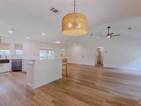 4th image of 2416 Reservation Rd