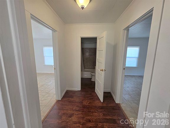 5th image of 908 Linwood Rd