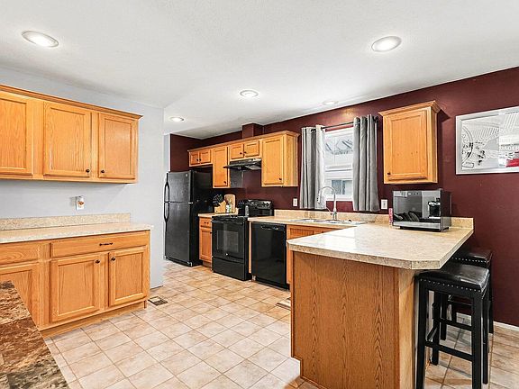 4th image of 6518 Dagger Ave SW