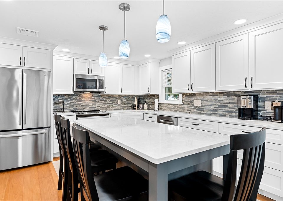 Ridgefield Condominiums 905 Ridgefield Cir Clinton MA Zillow