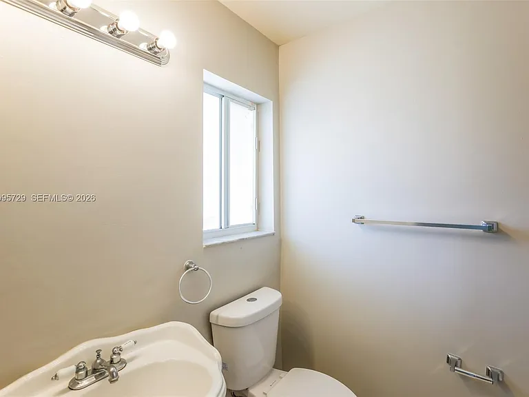 13921 SW 173rd Ter — Photo 16