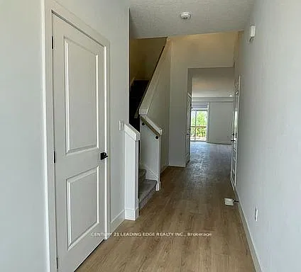 3 bed, $2,700 — Photo 2