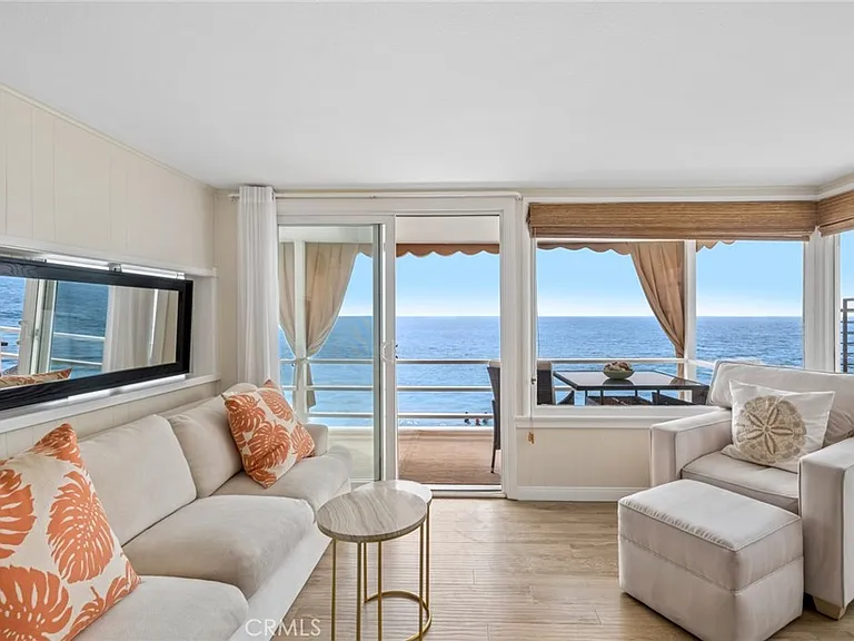 1139 Gaviota Dr — Photo 3