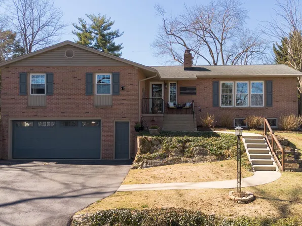 13706 Woodland Heights Dr, Hagerstown, MD 21742