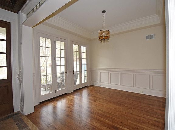 3rd image of 4443 Clausen Ave