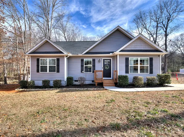 110 Sanders Dr, Easley, SC 29642