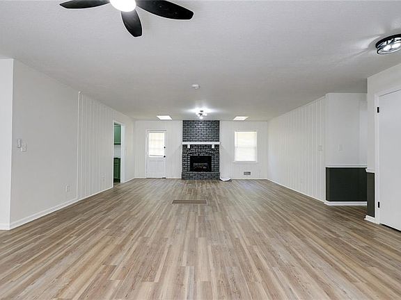 4th image of 9824 Lydia Ave