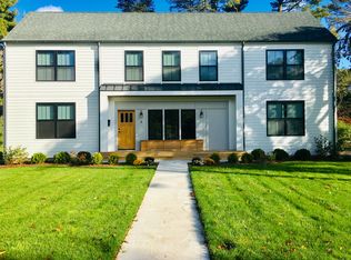 4 Santa Fe Ave, Hamden, CT 06517