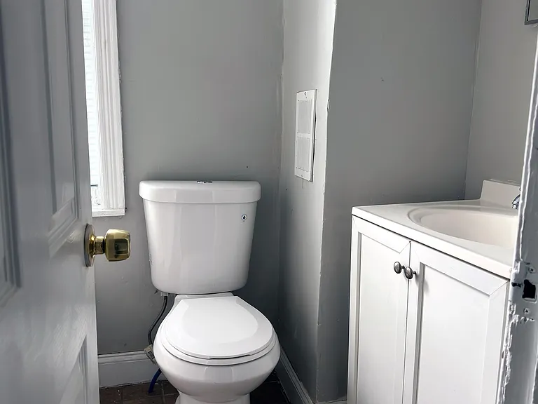 1528 S Hollywood St — Photo 14
