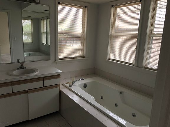 5th image of 120 Huntington Dr