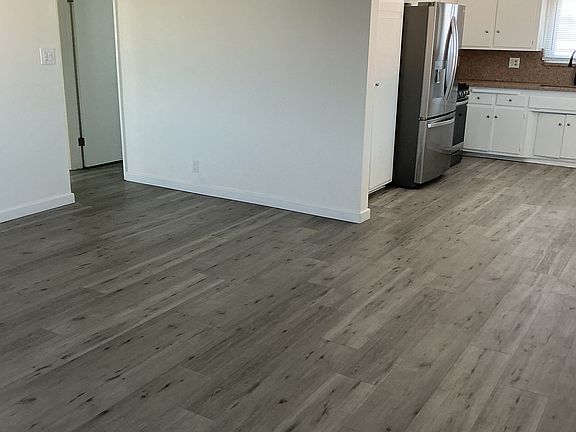 5th image of 4940 Lennox Blvd APT B