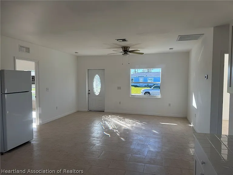 1408 Bittersweet St — Photo 6