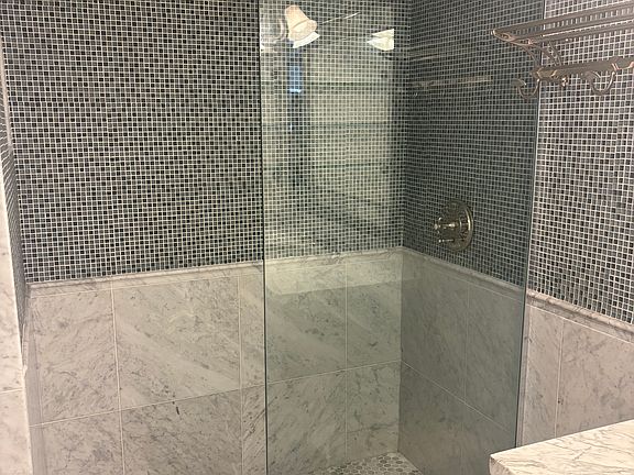 3rd image of 501 Palisades Dr APT 212