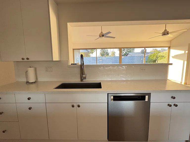 644 E La Jolla Dr — Photo 9
