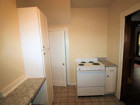 4th image of 842 Neland Ave SE #1