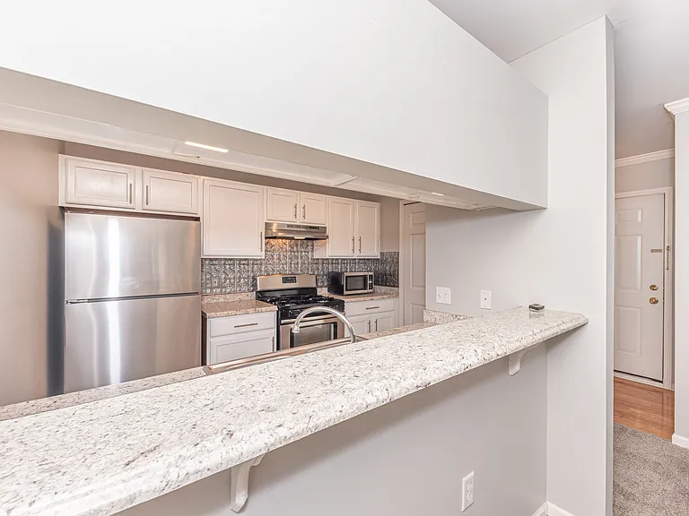 2646 S Knightsbridge Cir #1 — Photo 17
