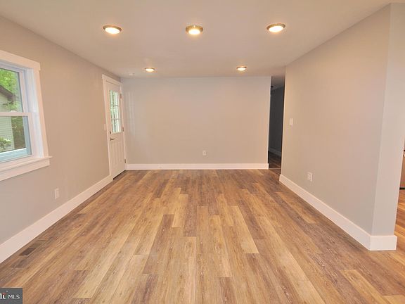 4th image of 2188 Spinnaker St