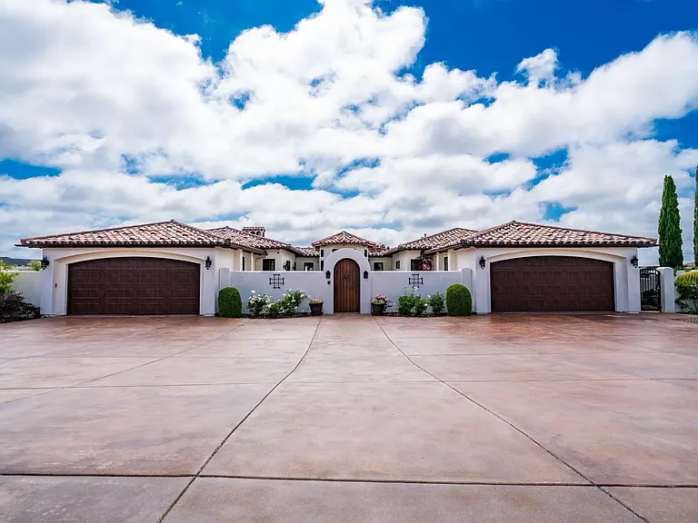604 Camino De Orchidia — Photo 1