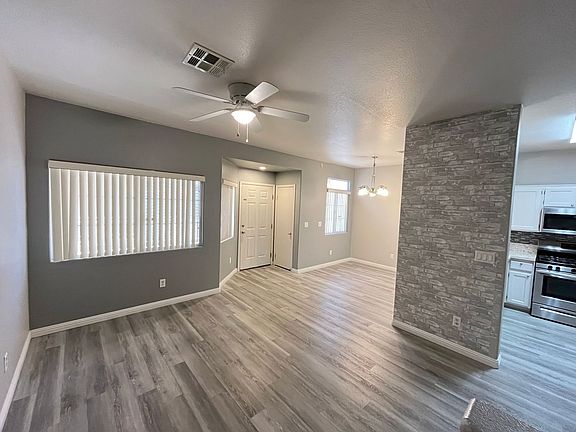 4th image of 1315 Dusty Creek St
