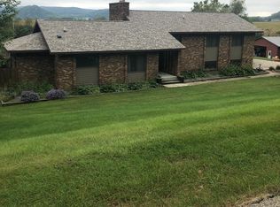 1657 Sunrise Ct, New Albin, IA 52160