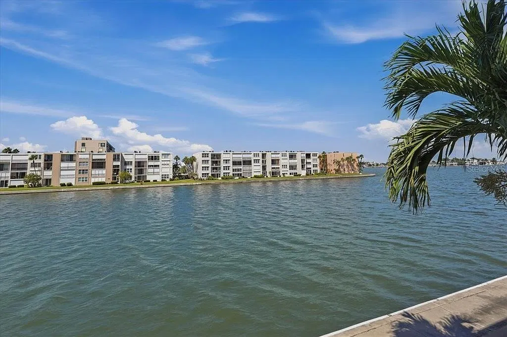 2 bed, 2.0 bath, 1170 sqft, $2,750 — Photo 3