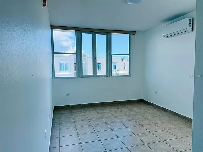 86 Cielo Dorado — Photo 16