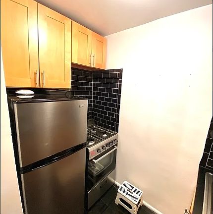5th image of 244 W 103rd St APT 1