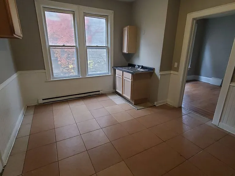 2106- 2106A W Keefe Ave (Duplex) — Photo 7
