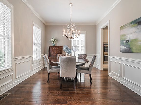 3rd image of 7803 Straits Ln
