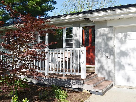 3rd image of 1014 Indianwood Dr