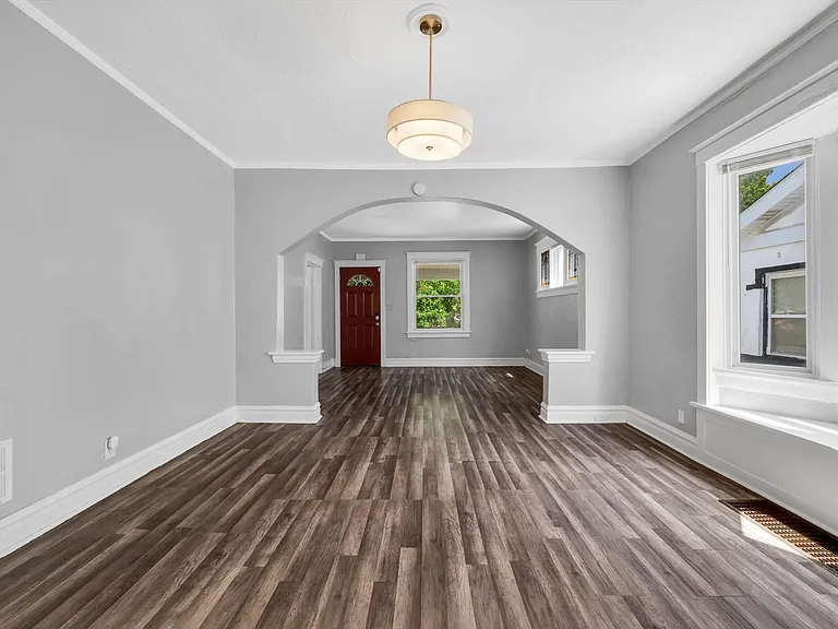 1223 Gruner Pl — Photo 14