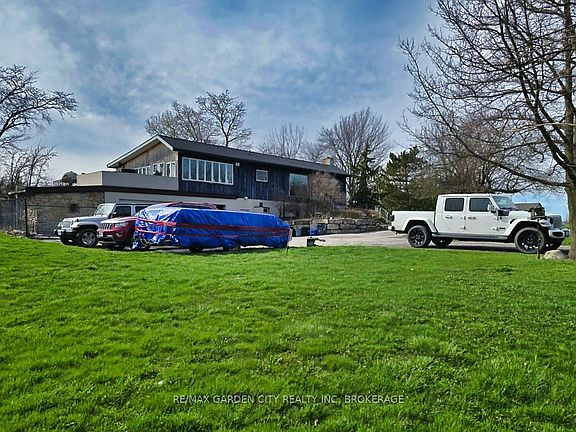 2nd image of 1030 Metler Rd