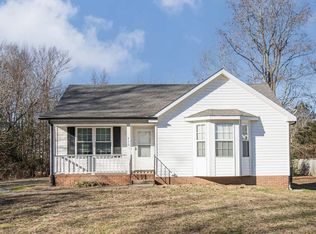 410 Roselawn Dr, Clarksville, TN 37042