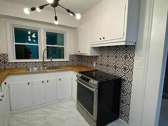 5th image of 2410 Augusta St #B