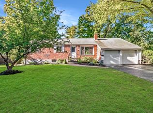 8 Waveney Rd, Framingham, MA 01701