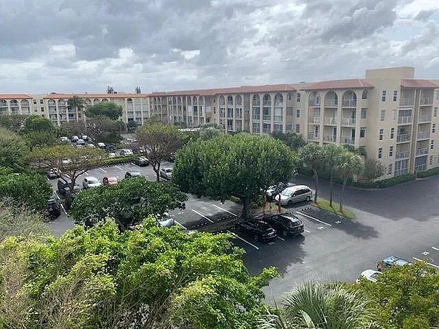 2 bed, 2.0 bath, 1170 sqft, $3,500 — Photo 2