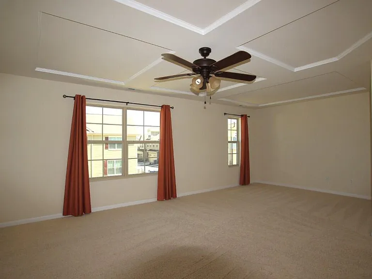 10019 Lynnberry Pl — Photo 7