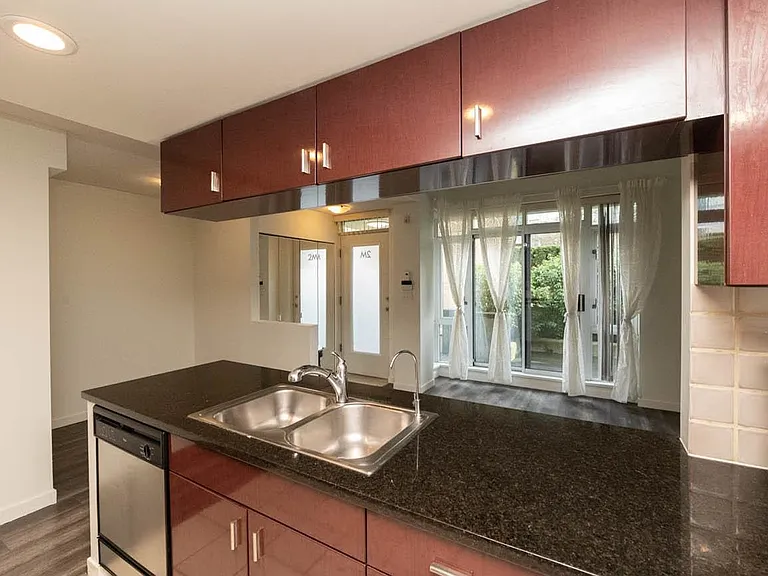 1033 Marinaside Cres #2M — Photo 9