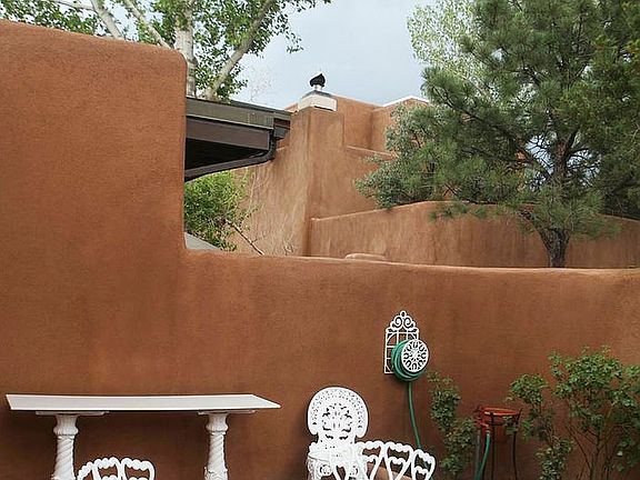 Private Entry Courtyard.