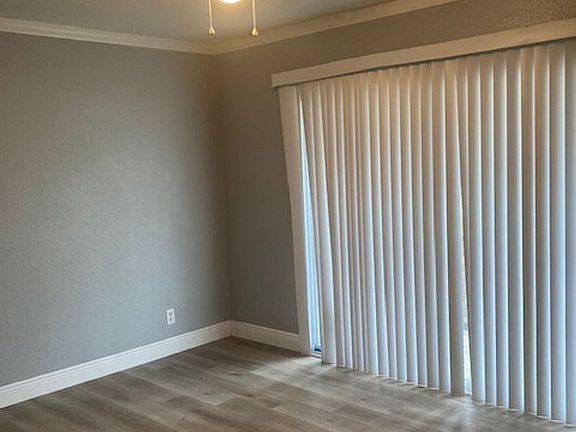 5th image of 4002 Oak Ave #A