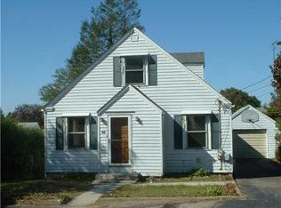 20 Queen Ave, West Warwick, RI 02893
