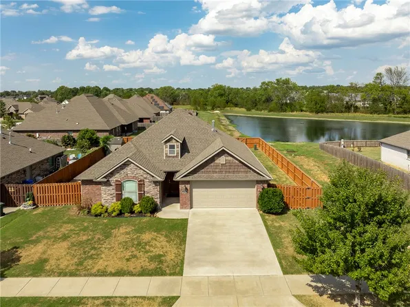 4382 W Anthem Dr, Fayetteville, AR 72704
