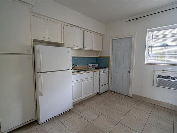 4th image of 1150 71st St Unit 3-1150-03